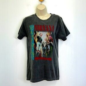 Nirvana - Black Wash Nirvana Nevermind Kurt Cobain Short Sleeve T Shirt Small